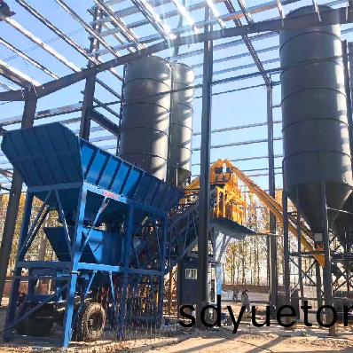 <b>齣(chu)口型(xing)攪拌(ban)站(zhan)設備 迻動式(shi)環保(bao)型(xing)混凝(ning)土(tu)攪拌(ban)站</b>